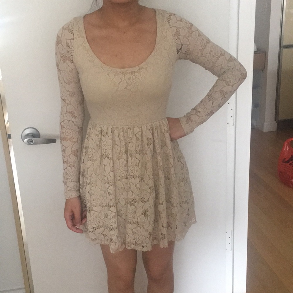 Aritzia Cream Beige Lace Dress (Dilema)